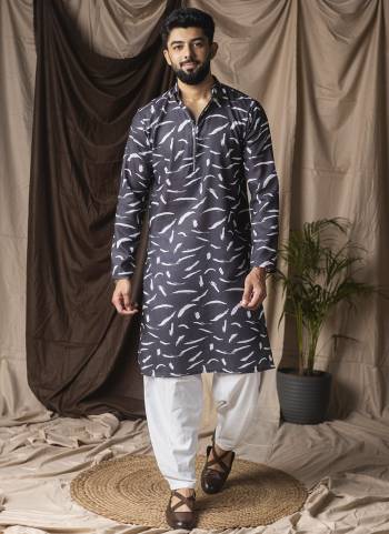 For A festive And Party Wear,Attractive These Readymade Kurta With Payjama in Fine Colored.These Kurta is Fabricated On Linen And Art Silk Bottom With Designer Printed.Buy Now.