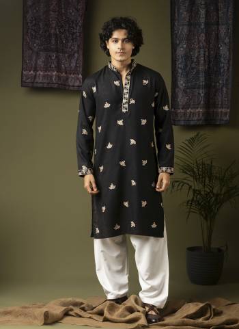 For A festive And Party Wear,Attractive These Readymade Kurta With Payjama in Fine Colored.These Kurta is Fabricated On Linen And Art Silk Bottom With Heavy Designer Embroidery Work.Buy Now.
