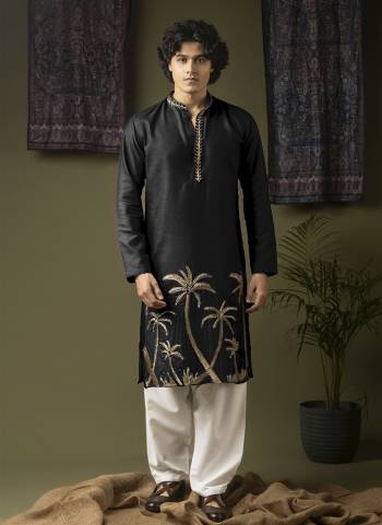 For A festive And Party Wear,Attractive These Readymade Kurta With Payjama in Fine Colored.These Kurta is Fabricated On Linen And Art Silk Bottom With Heavy Designer Embroidery Work.Buy Now.