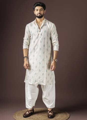 For A festive And Party Wear,Attractive These Readymade Kurta With Payjama in Fine Colored.These Kurta is Fabricated On Blended Cotton And Art Silk Bottom With Designer Printed.Buy Now.