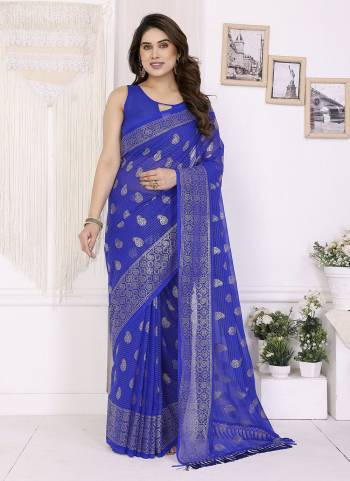 Attrective These Party Wear Saree in Fine Colored.These Saree Are Georgette And Blouse is Georgette Fabricated.Its Beautified With Designer Foil Printed.