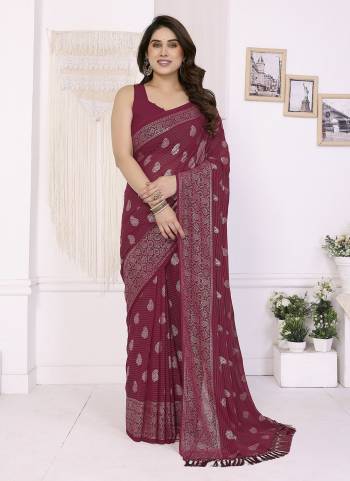 Attrective These Party Wear Saree in Fine Colored.These Saree Are Georgette And Blouse is Georgette Fabricated.Its Beautified With Designer Foil Printed.