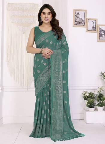 Attrective These Party Wear Saree in Fine Colored.These Saree Are Georgette And Blouse is Georgette Fabricated.Its Beautified With Designer Foil Printed.