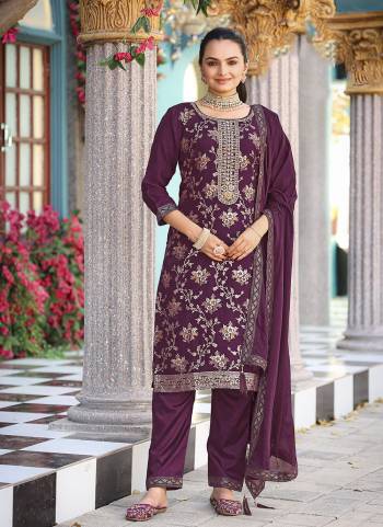 Attrective Looking These Party Wear Suit in Fine Colored Pair With Bottom And Dupatta.These Top Are Viscose Jacquard And Dupatta Are Fabricated On Chinon Pair With Santoon Bottom.Its Beautified With Woven Jari Designer With Embroidery Work.