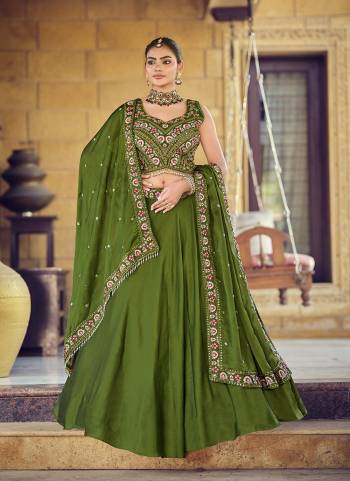 Looking These Party Wear Lehenga Choli in Fine Colored.These Lehenga Are Rangoli Silk, Choli Are Rangoli Silk And Dupatta Are Fabricated On Rangoli Silk Pair.Its Beautified With Designer Beads With Embroidery Work.