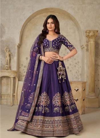 For A Designer Look,Grab These Lehenga Choli in Fine Colored.These Lehenga And Choli Are Fabricated On Silk Pair With Soft Net Dupatta.Its Beautified With Designer Embroidery,Hand Work.