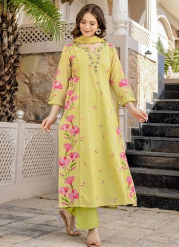 Looking These Suit in Fine Colored Pair With Bottom And Dupatta.These Top Are Chanderi Butti And Bottom Are Fabricated On Chanderi Pair With Chanderi Dupatta.Its Beautified With Woven Designer With Printed.