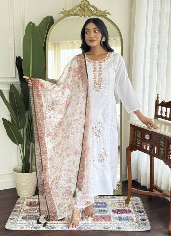 Looking These Suit in Fine Colored Pair With Bottom And Dupatta.These Top Are Rayon And Bottom Are Fabricated On Viscose Rayon Pair With Taby Dupatta.Its Beautified With Designer Embroidery Work,Printed.