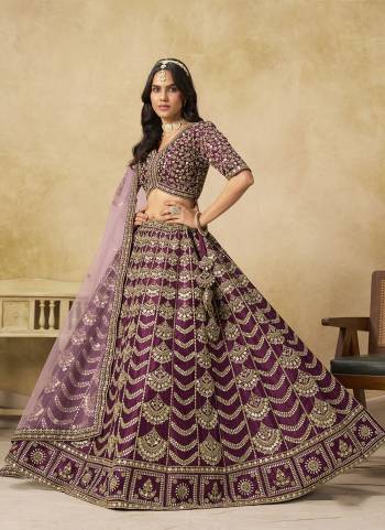 For A Designer Look,Grab These Party Wear Lehenga Choli in Fine Colored.These Lehenga And Blouse Are Fabricated On Art Silk Pair With Net Dupatta.Its Beautified With Designer Sequance Embroidery Work.