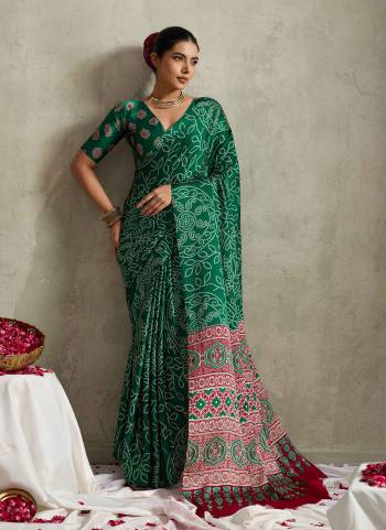 Looking These Traditinol Party Wear Saree in Fine Colored.These Saree Are Satin Silk And Blouse is Fabricated On Satin Silk Pair.Its Beautified With Designer Bandhani Printed.