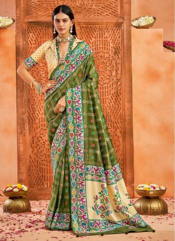 Attrective These Party Wear Saree in Fine Colored.These Saree Are Velvet Tussar Silk And Blouse is Fabricated On Velvet Tussar Silk Pair.Its Beautified With Designer Paithani Pallu With Ghatchola Printed.