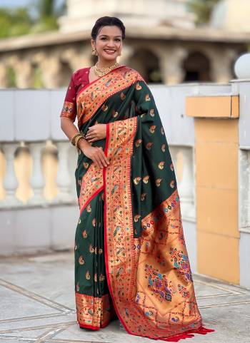 Garb These Party Wear Saree in Fine Colored.These Saree Are Paithani Silk And Blouse is Fabricated On Paithani Silk.Its Beautified With Weaving Jacquard Meenakari Designer.