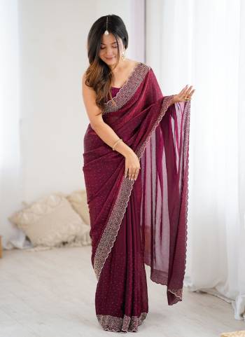 Looking These Party Wear Saree in Fine Colored.These Saree Are Fendy Satin And Blouse is Fendy Satin Fabricated.Its Beautified With Designer Zarkan Hand Work.