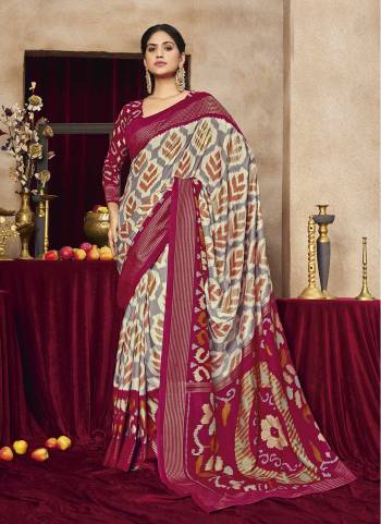 Garb These Traditinol Party Wear Saree in Fine Colored.These Saree Are Tussar Silk And Blouse is Fabricated On Tussar Silk Pair.Its Beautified With Woven Designer,Patola Printed.