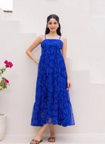 Atrective These Beautiful Looking Readymade Gown.These Gown Are Georgette Fabricated.Its Beautified With Designer Digital Printed.