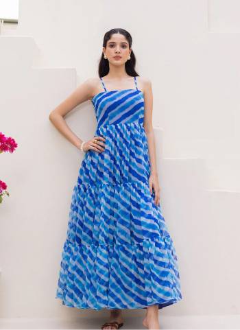 Atrective These Beautiful Looking Readymade Gown.These Gown Are Georgette Fabricated.Its Beautified With Designer Digital Printed.