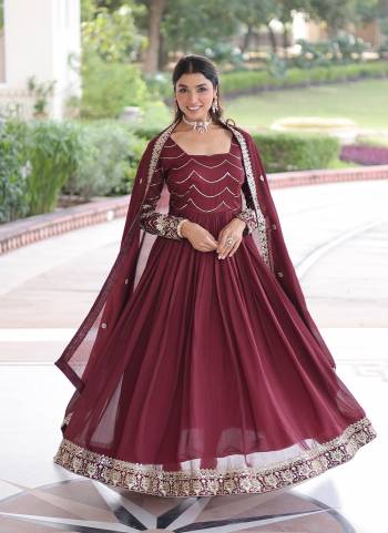 Attactive These Beautiful Looking Readymade Long Gown With Dupatta.These Gown And Dupatta is Fabricated On Vichitra Silk.Its Beautified With Designer Sequance Embroidery Work.