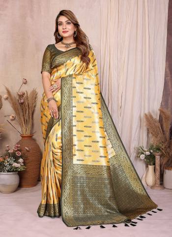 Attractive These Festive Wear Saree in Fine Colored.These Saree And Blouse is Fabricated On Banarasi Tissue Silk.Its Beautified With Weaving Jacquard Designer.