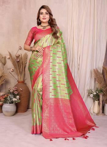 Attractive These Festive Wear Saree in Fine Colored.These Saree And Blouse is Fabricated On Banarasi Tissue Silk.Its Beautified With Weaving Jacquard Designer.