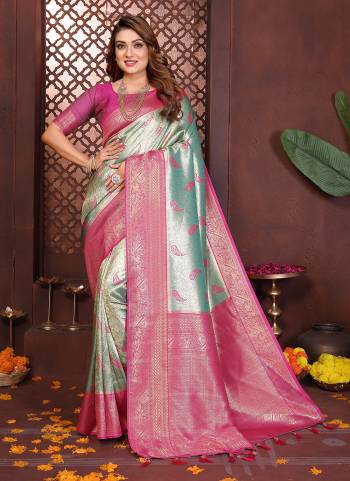 Garb These Festivel,Party Wear Saree in Fine Colored.These Saree And Blouse is Fabricated On Banarasi Tissue Silk.Its Beautified With Woven Paithani Pallu Designer.