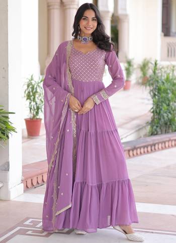 Garb These Beautiful Party Wear Readymade Long Gown With Dupatta.These Gown is Fabricated On Faux Georgette And Faux Georgette Dupatta.Its Beautified With Sequance,Jari Embroidery Work.