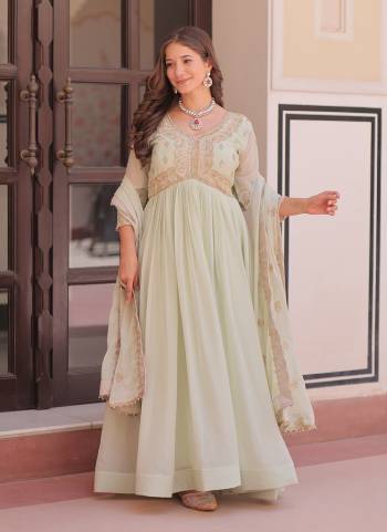 Garb These Beautiful Party Wear Readymade Long Gown With Dupatta.These Gown is Fabricated On Star Georgette And Star Georgette Dupatta.Its Beautified With Sequance,Thread Embroidery,Beads Work.