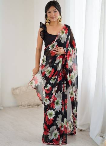 Garb These Party Wear Saree in Fine Colored.These Saree Are Georgette And Blouse is Georgette Fabricated.Its Beautified With Designer Printed With Mirror Cut Work Border.