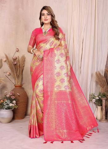 Garb These Festivel,Party Wear Saree in Fine Colored.These Saree And Blouse is Fabricated On Banarasi Tissue Silk.Its Beautified With Woven Paithani Pallu Designer.