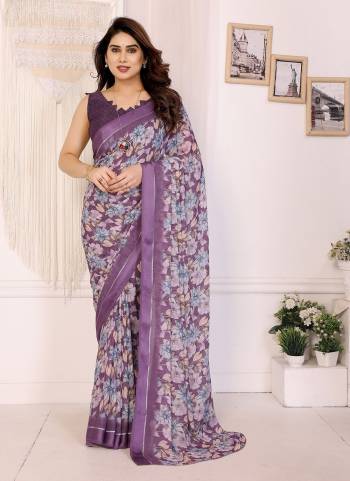 Attrective These Party Wear Saree in Fine Colored.These Saree Are Moss Satin Patta And Blouse is Moss Satin Patta Fabricated.Its Beautified With Designer Flower Printed.