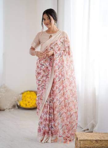 Garb These Party Wear Saree in Fine Colored.These Saree Are Moss Satin Patta And Blouse is Moss Satin Patta Fabricated.Its Beautified With Designer Printed.