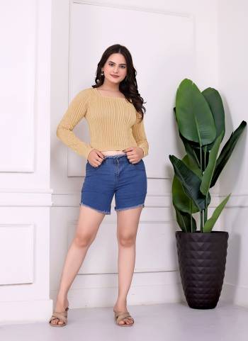 Looking These Beautiful Looking Readymade Tank Top.These Top is Fabricated On Knited.Its Beautified With Woven Designer.