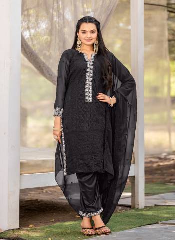 Attrective Looking These Party Wear Suit in Fine Colored Pair With Bottom And Dupatta.These Top Are Georgette And Dupatta Are Fabricated On Georgette Pair With Santoon Bottom.Its Beautified With Designer Embroidery Work.