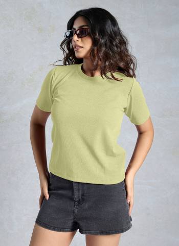 Looking These Beautiful Looking Readymade Tank Top.These Top is Fabricated On Knited.Its Beautified With Solid Designer.