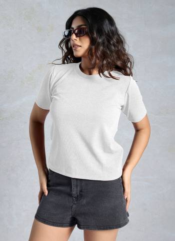 Looking These Beautiful Looking Readymade Tank Top.These Top is Fabricated On Knited.Its Beautified With Solid Designer.