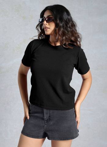 Looking These Beautiful Looking Readymade Tank Top.These Top is Fabricated On Knited.Its Beautified With Solid Designer.