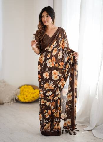 Garb These Party Wear Saree in Fine Colored.These Saree Are Moss Satin Patta And Blouse is Moss Satin Patta Fabricated.Its Beautified With Woven Patta Border Designer Printed.