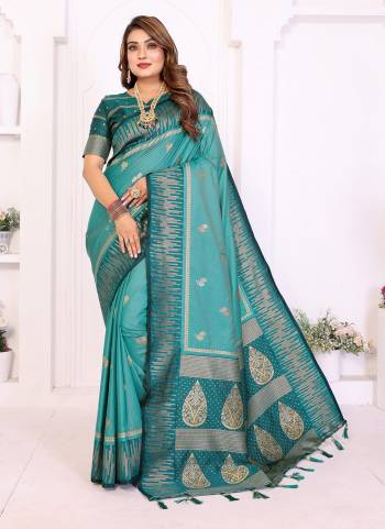 Garb These Festive And Party Wear Saree in Fine Colored.These Saree And Blouse is Fabricated On South Soft Silk.Its Beautified With Woven Rich Pallu,Jari Designer.
