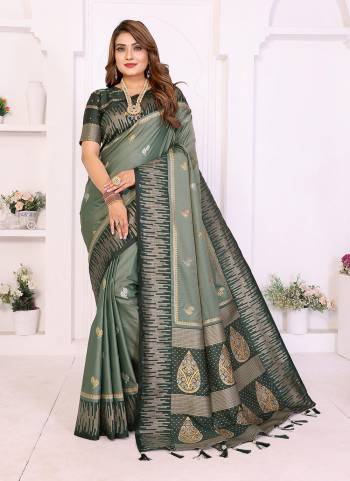 Garb These Festive And Party Wear Saree in Fine Colored.These Saree And Blouse is Fabricated On South Soft Silk.Its Beautified With Woven Rich Pallu,Jari Designer.