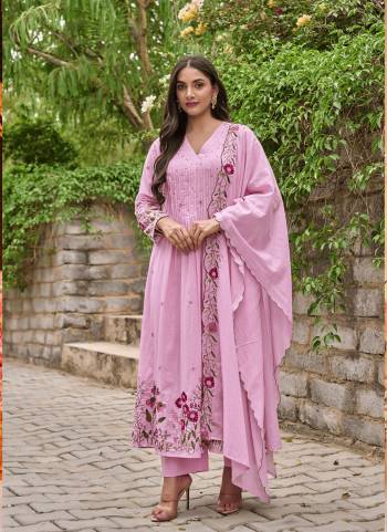 Garb These Suit in Fine Colored Pair With Bottom And Dupatta.These Top Are Chanderi Silk And Bottom Are Fabricated On Chanderi Silk Pair With Chanderi Dupatta.Its Beautified With Designer Embroidery Work.