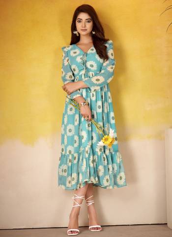 Attractive These Beautiful Looking Readymade Long Kurti.These Kurti Fabricated On Weightless Marbal.Its Beautified With Designer Floral Printed.