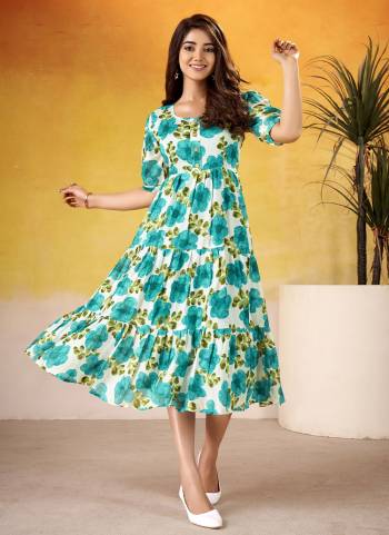 Attractive These Beautiful Looking Readymade Long Kurti.These Kurti Fabricated On Vichitra Silk.Its Beautified With Designer Floral Printed.