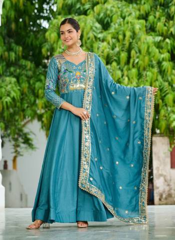 Garb These Beautiful Looking Party Wear Readymade Long Gown With Dupatta.These Gown Are Vichitra Silk And Dupatta is Fabricated On Vichitra Silk.Its Beautified With Designer Multy Thread,Jari,Sequance Embroidery Work.