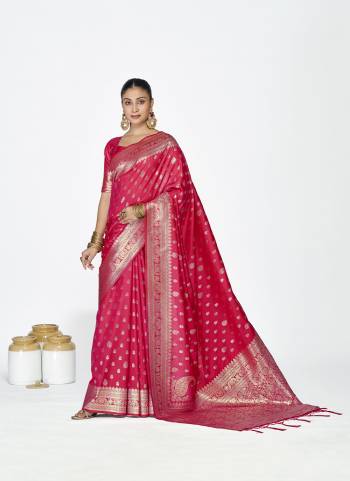 Attractive These Party Wear Saree in Fine Colored.These Saree And Blouse is Fabricated On Banarasi Silk.Its Beautified With Weaving Jari Butti Designer.