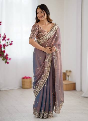 Looking These Party Wear Saree in Fine Two Tone Colored.These Saree Are Fendy Chiffon And Blouse is Fendy Chiffon Fabricated.Its Beautified With Two Tone Color With Designer Sequance Embroidery Work.