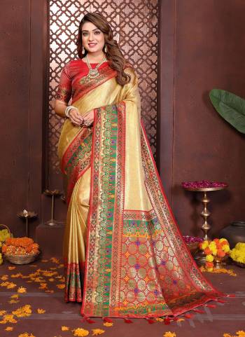 Garb These Festivel,Party Wear Saree in Fine Colored.These Saree And Blouse is Fabricated On Banarasi Tissue Silk.Its Beautified With Woven Paithani Pallu Heavy Designer.