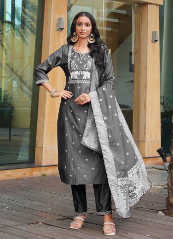 Attractive These Party Wear Suit in Fine Colored Pair With Bottom And Dupatta.These Top And Bottom Are Fabricated On Vatican Pair With Chanderi Jacquard Dupatta.Its Beautified With Designer Embroidery Work.