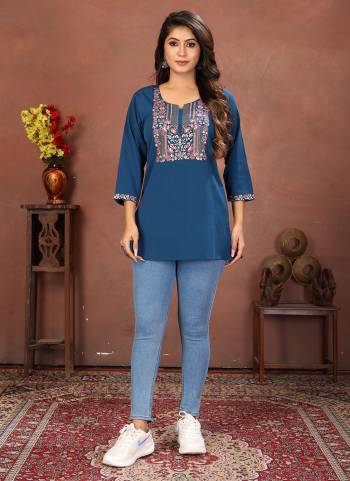 Grab These Beautiful Looking Readymade Short Kurti.These Kurti is Fabricated On Rinkal Cotton.Its Beautified With Designer Embroidery Work.
