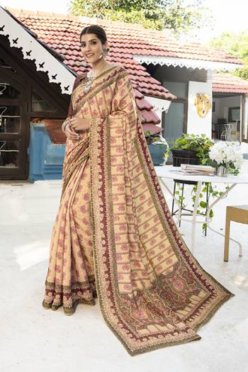 Celebrate This Festive Season In This Very Pretty Designer Saree Paired With Contrasting Colored Blouse. This Saree and Blouse Are Silk Based With Woven Jari Beautified With Detailed Premium Digital Print with Jari.Buy Now. 