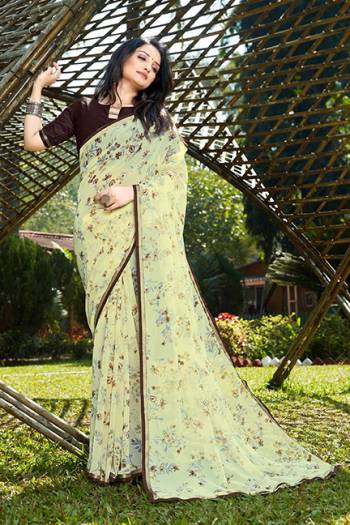 Grab This Pretty Elegant Looking Designer Saree In Chiffon Print With Contrasting With Blouse & Lace Border. This Saree And Blouse Are Chiffon Based Beautified With Stylelist Print. Buy Now. 