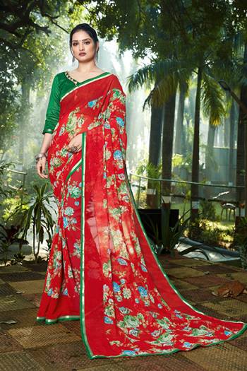 Grab This Pretty Elegant Looking Designer Saree In Chiffon Print With Contrasting With Blouse & Lace Border. This Saree And Blouse Are Chiffon Based Beautified With Stylelist Print. Buy Now. 